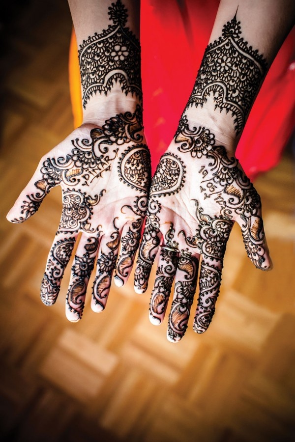 henna nas mãos
